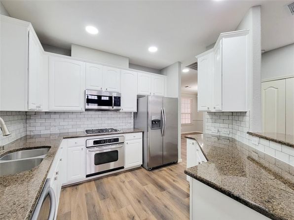 1110 Glenwood Canyon Ln, Houston, TX 77077