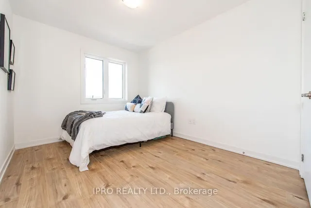 房产图片 20 - 590 North Service Rd 单元46