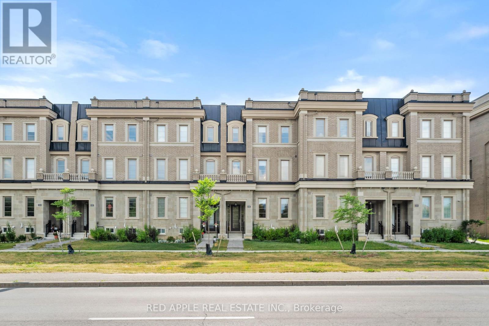 9392 BAYVIEW AVENUE|Richmond Hill (Observatory), Ontario L4C4Z2