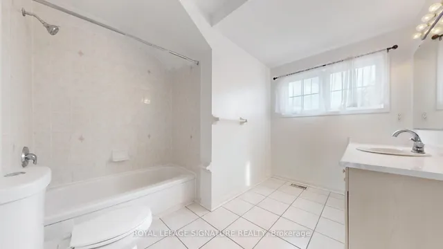 Additional image 20 of 43 Coyote Cres