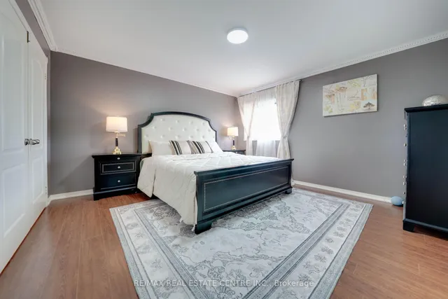 Additional image 14 of 32 Queen Anne Dr