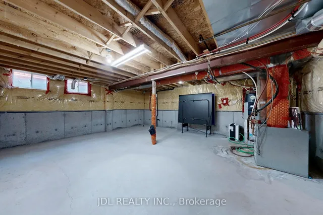 Additional image 34 of 52 Wyper Sq