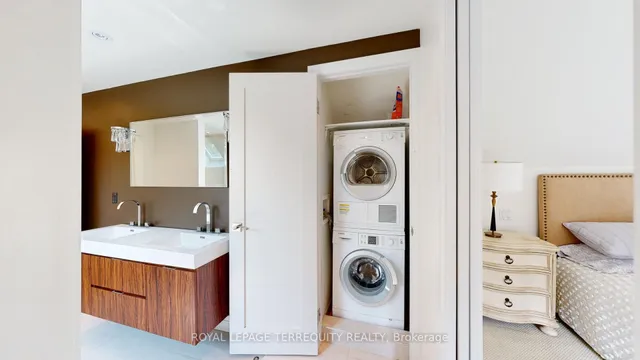 Additional image 33 of 65 Burnhamthorpe Cres