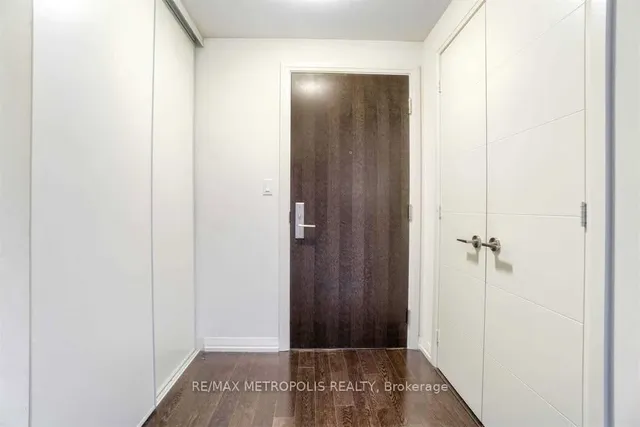 Additional image 16 of 460 Adelaide St Unit 520