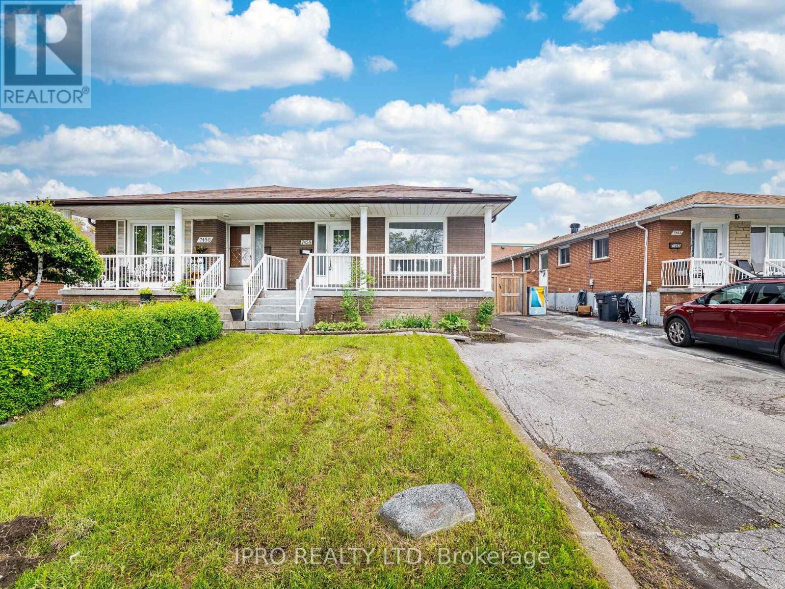 7458 CATALPA ROAD|Mississauga (Malton), Ontario L4T2T3