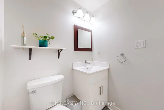 Additional image 15 of 851 Clemens Cres