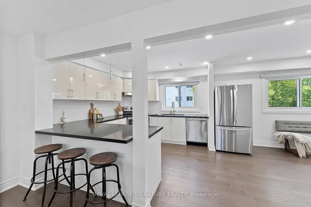 Additional image 14 of 70 Jenny Wrenway