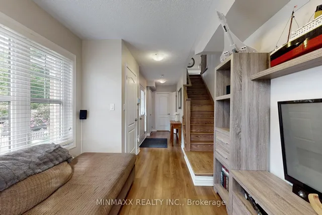 房产图片 8 - 300 Casson Pt