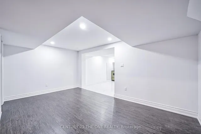 Additional image 32 of 54 Marblemount Cres