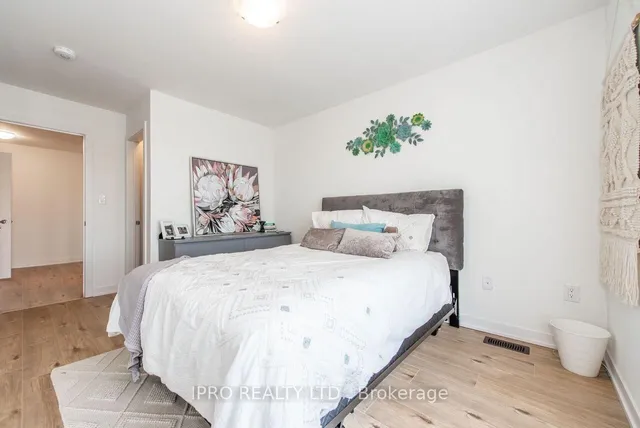 房产图片 18 - 590 North Service Rd 单元46