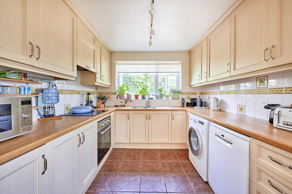 Additional image 14 of Flavian Close, St Albans, Herts, AL3