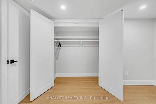 Additional image 33 of 42 Smithfield Dr