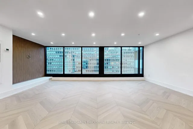 Additional image 2 of 110 Bloor St Unit 1009