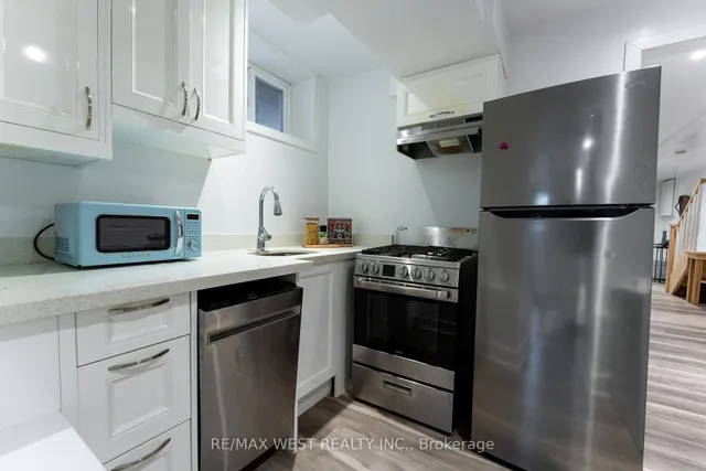 Additional image 36 of 52 Woodycrest Ave