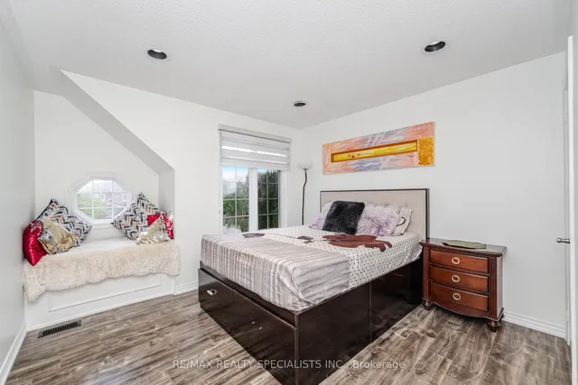 Additional image 26 of 33 Asterwind Cres