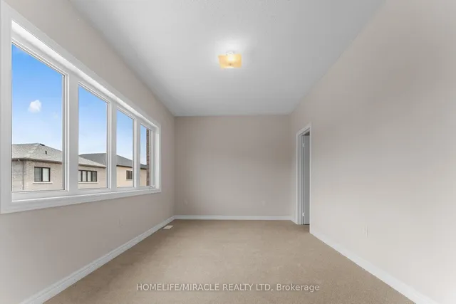 房产图片 36 - 873 Logan Dr