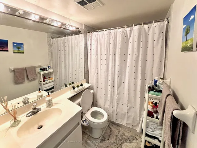 Additional image 15 of 942 Yonge St Unit 806