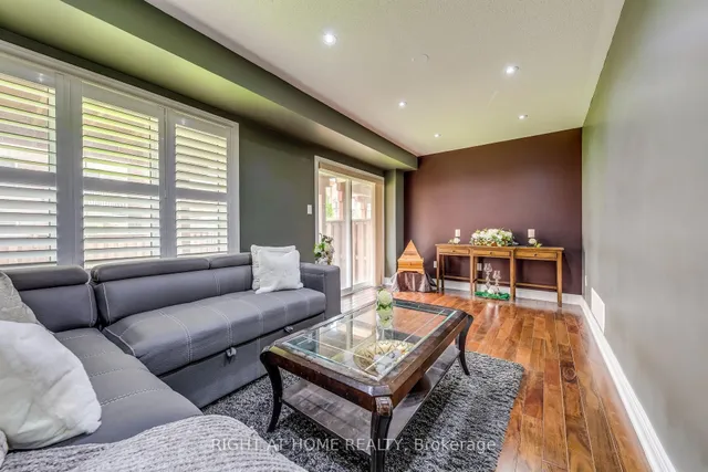 Additional image 27 of 24 Lou Pomanti St