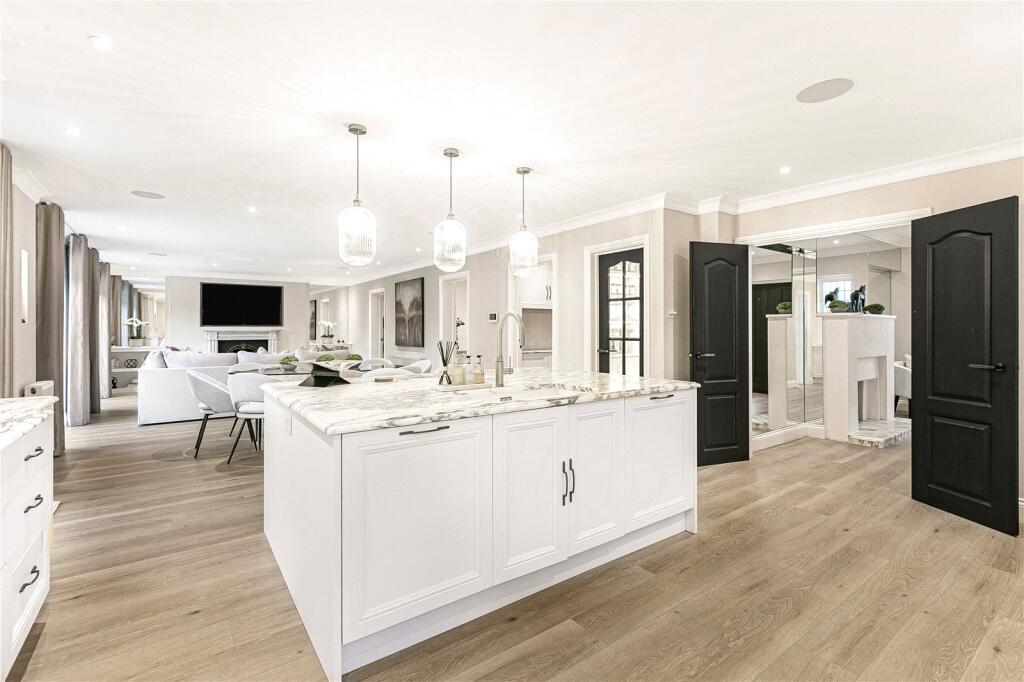 Additional image 8 of Brookmans Avenue, Brookmans Park, AL9