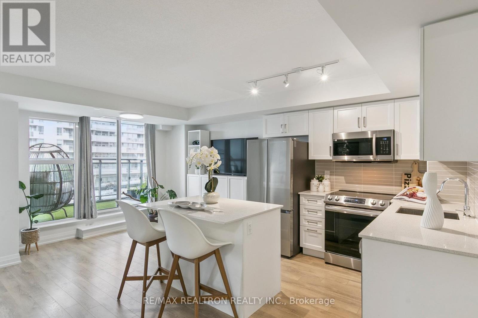 232 - 20 MEADOWGLEN PLACE|Toronto (Woburn), Ontario M1G0A9