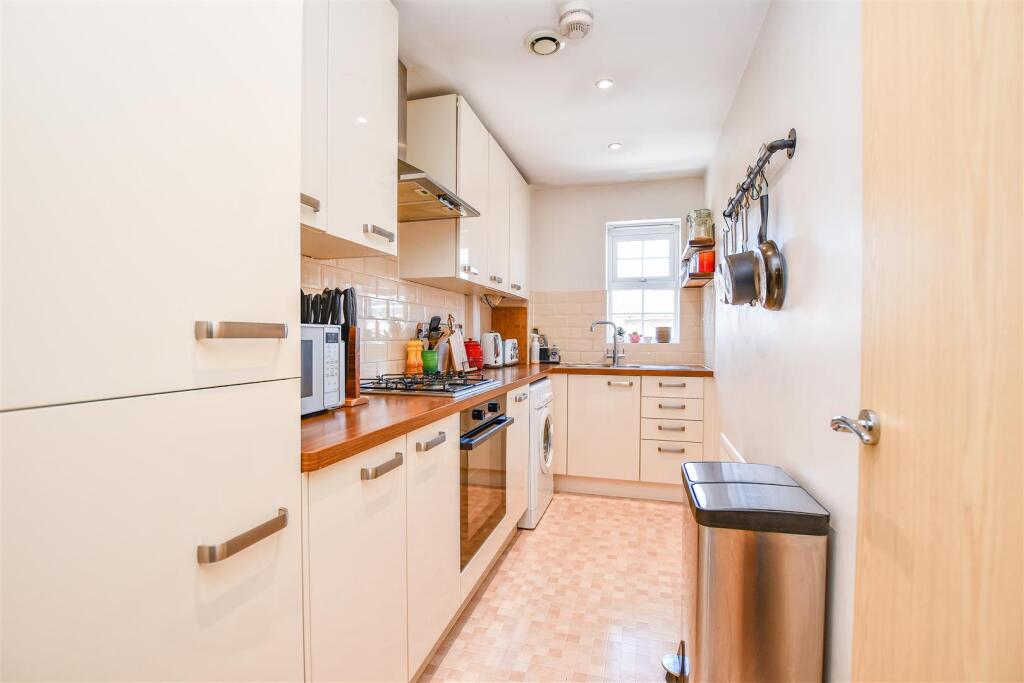 Additional image 11 of 2 Avian Avenue, Frogmore, St. Albans