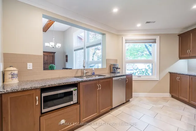 Additional image 20 of 1 Archdeacon Clark Tr