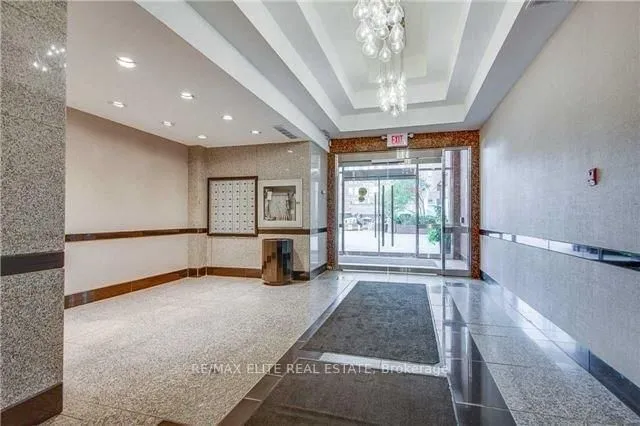 Additional image 15 of 914 Yonge St Unit 1212