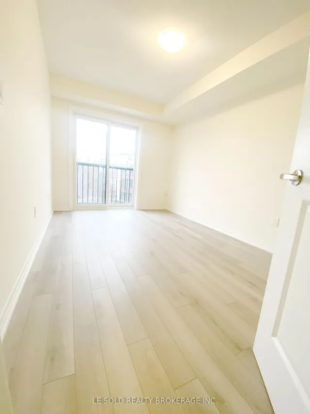 房产图片 7 - 145 Tapscott Rd 单元 32