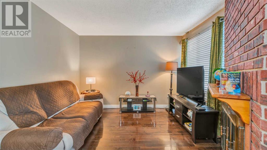 18, 2519 38 Street NE|Calgary, Alberta T1Y4M7