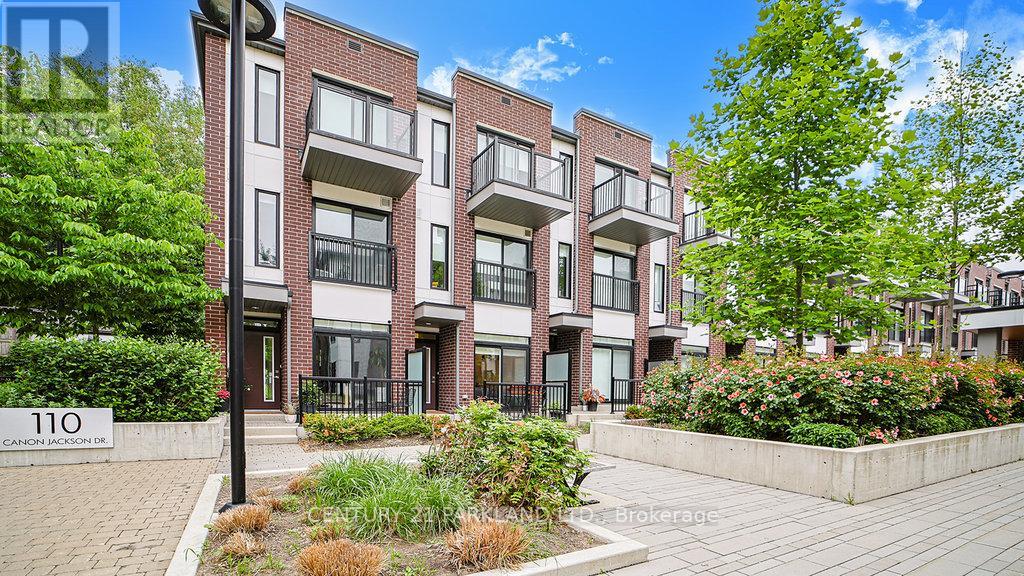 102 - 110 CANON JACKSON DRIVE|Toronto (Beechborough-Greenbrook), Ontario M6M3Z4