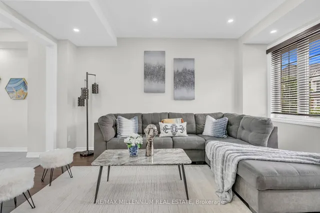 Additional image 13 of 14 Kayak Hts