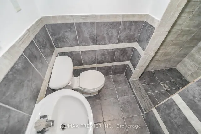 Additional image 29 of 2901 Jane St Unit Unit 106