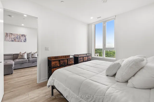 Additional image 22 of 3100 Keele St Unit 925