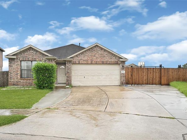 9002 Saint Laurent Ln, Houston, TX 77044