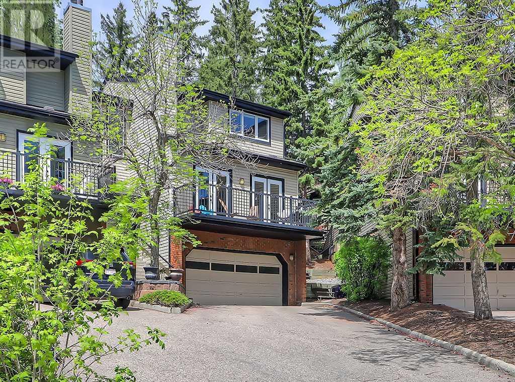 4, 448 Strathcona Drive SW|Calgary, Alberta T3H1M3