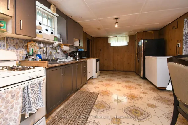 Additional image 26 of 18 Villa Crt