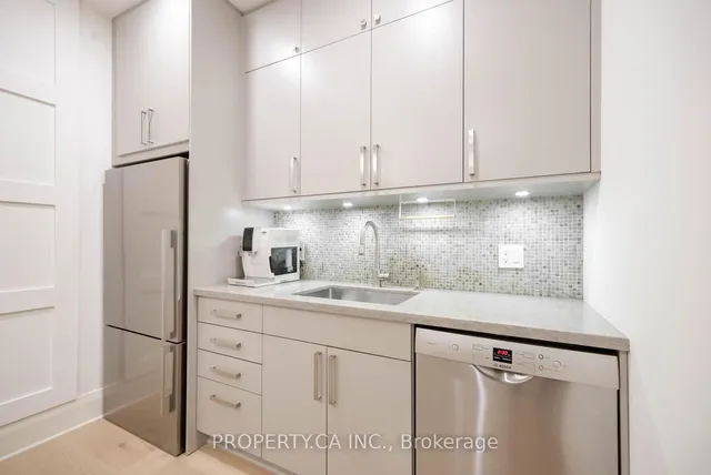 Additional image 29 of 300 Avenue Rd Unit 5