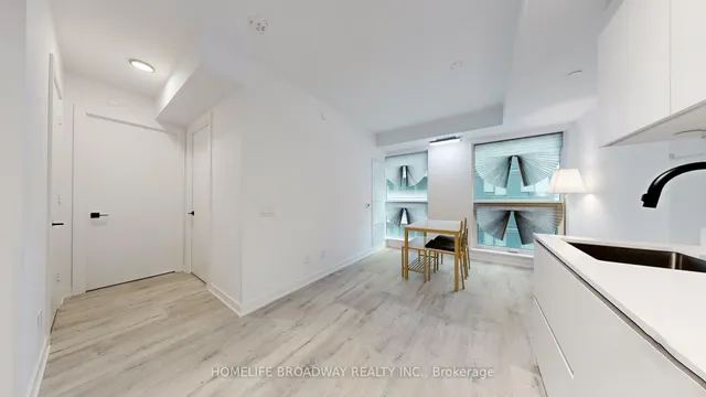 Additional image 21 of 327 King St Unit 1005