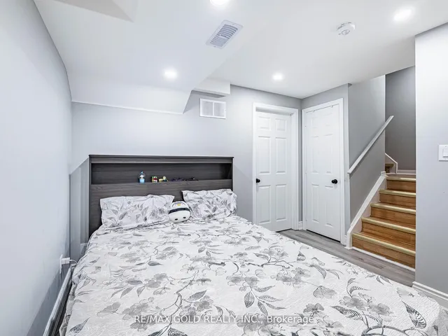 Additional image 32 of 7 Dunlop Crt