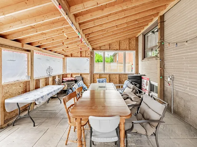 房产图片 32 - 61 Wise Cres