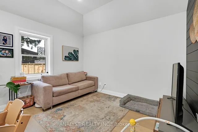 Additional image 18 of 42 Smithfield Dr