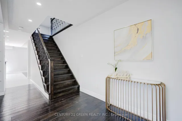 Additional image 25 of 62 Four Seasons Circ