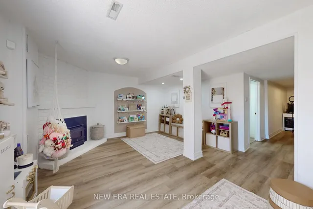 房产图片 36 - 1951 Rathburn Rd 单元 5