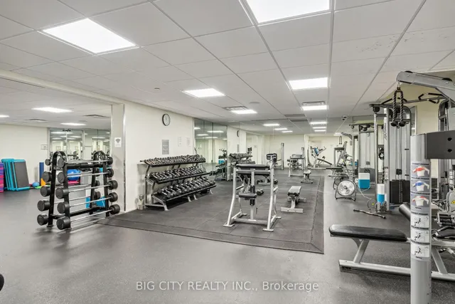 Additional image 38 of 570 Wellington St Unit 12B