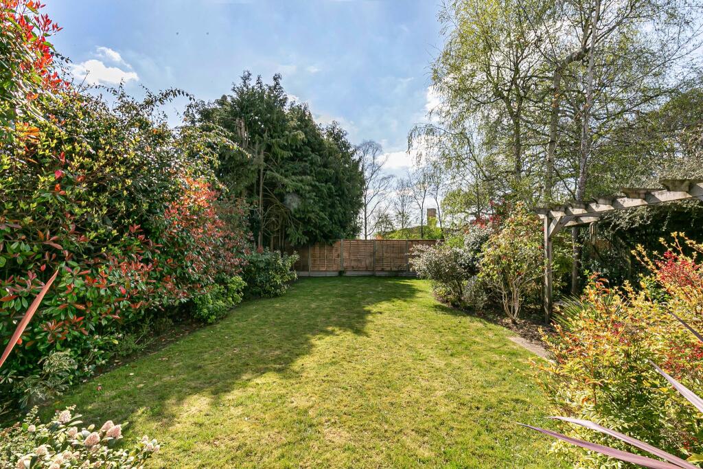 Additional image 21 of Pine Grove, Brookmans Park, AL9