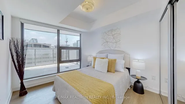 Additional image 15 of 11 Wellesley St Unit 811