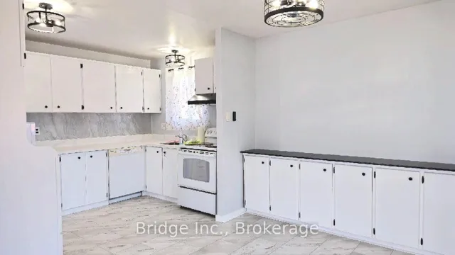 Additional image 2 of 1 Hedgeson Crt