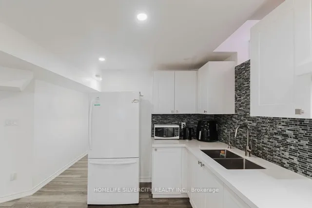 Additional image 38 of 26 Fossil St