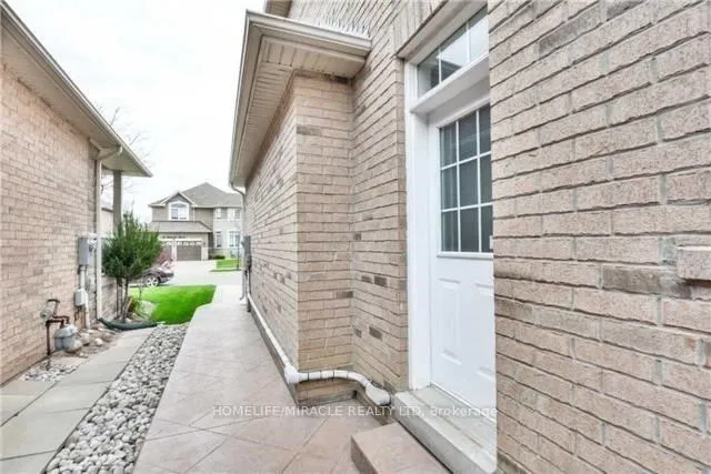 Additional image 27 of 2 Roycrest St