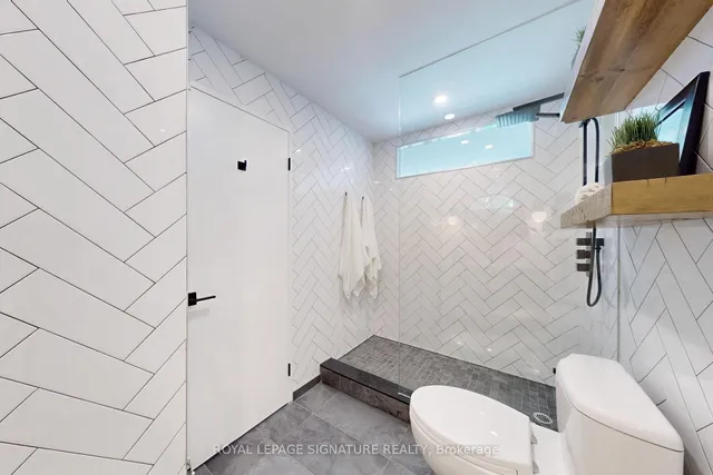 Additional image 31 of 901 Queen St Unit 231